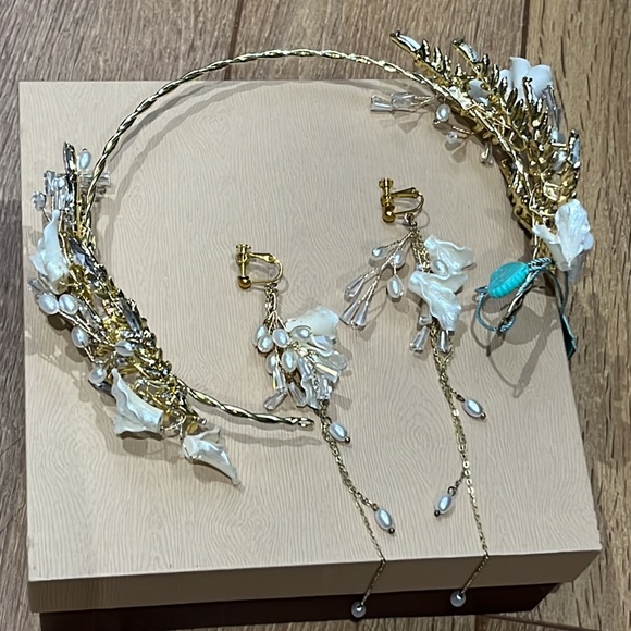 Wedding hair piece and earring set - Picture 2 of 5